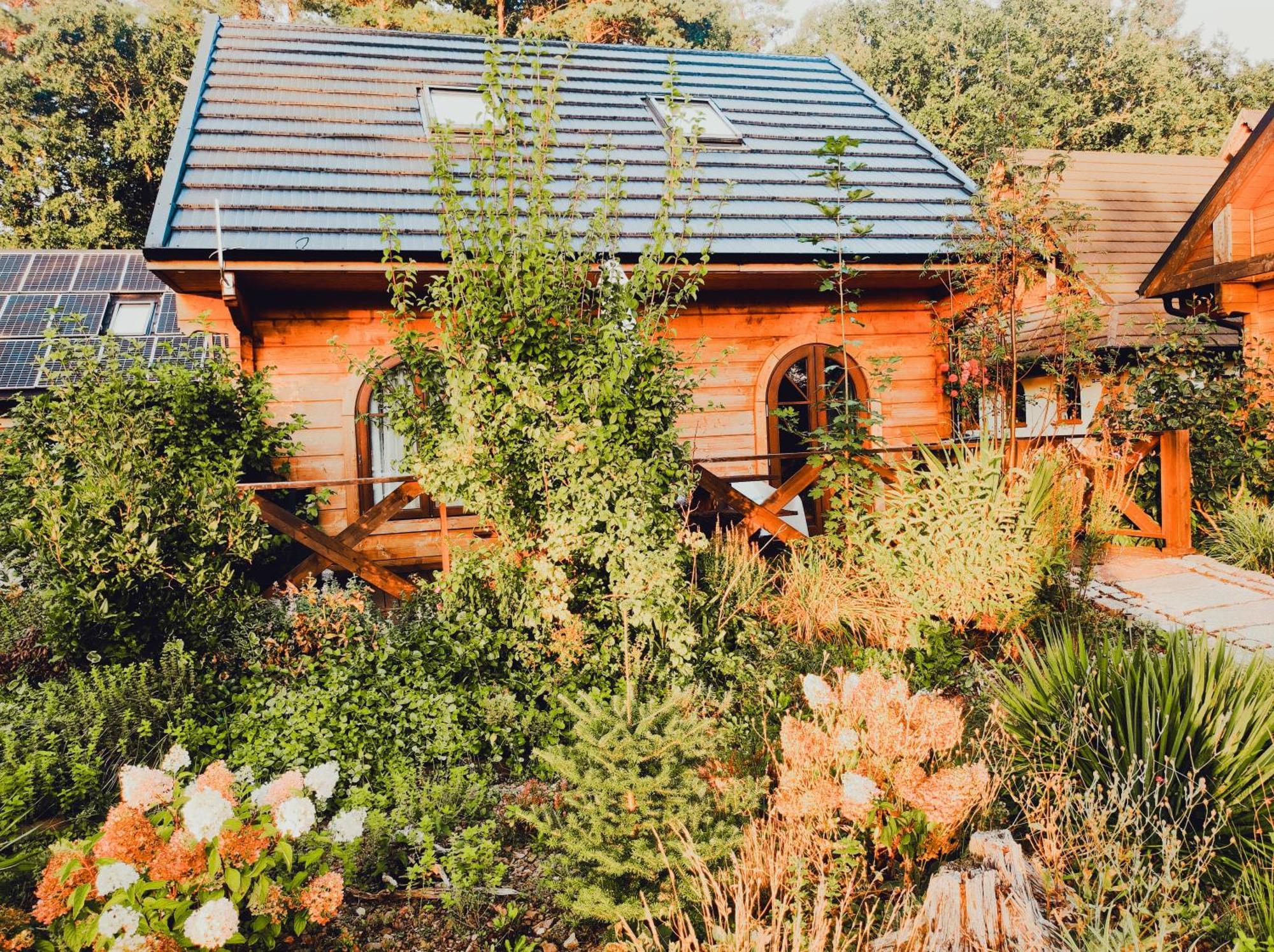 Woodorf-Drewnem: Riverside Log Cabins with Outdoor Activities Ustka Exterior photo