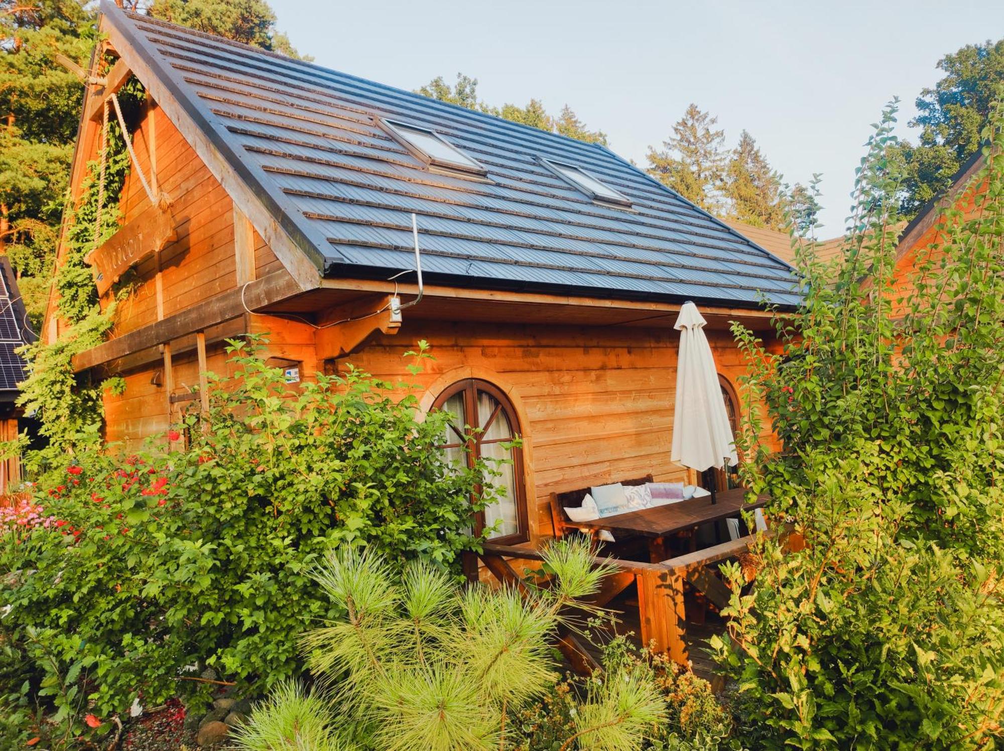 Woodorf-Drewnem: Riverside Log Cabins with Outdoor Activities Ustka Exterior photo