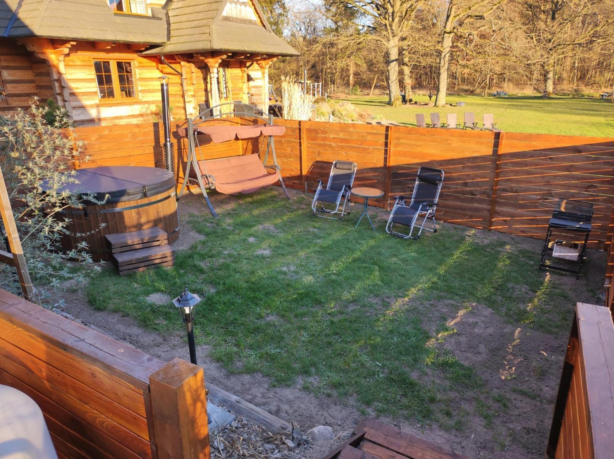 Woodorf-Drewnem: Riverside Log Cabins with Outdoor Activities Ustka Exterior photo